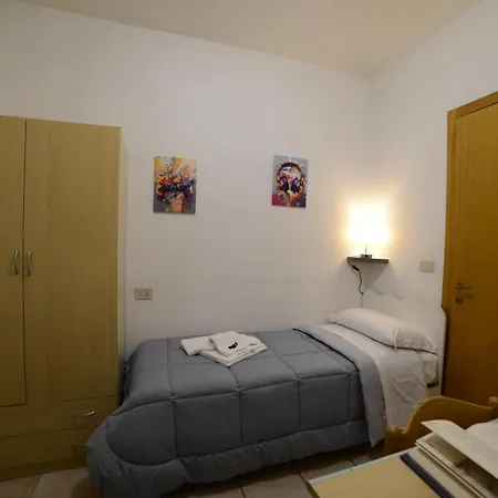 A Due Passi Dal Popolo * Ασκόλι Πιτσένο